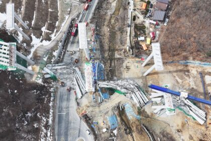 Fuera de Serie :Cuatro muertos y seis heridos en el derrumbe de un puente en construcción en Corea del Sur