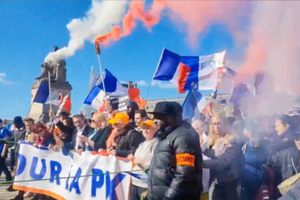"¡Macron, no queremos tu guerra!": protesta en París contra la ayuda a Ucrania (VIDEOS)