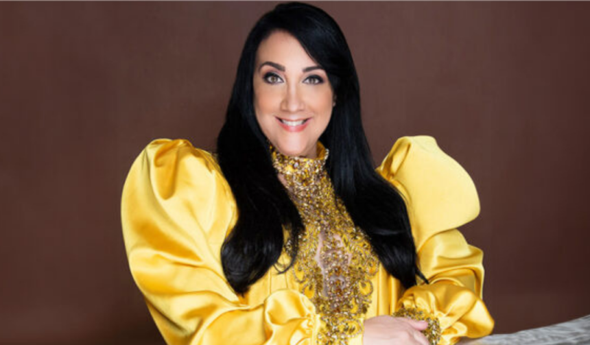 Giannina Azar deslumbra en Premios Soberano al vestir importantes personalidades