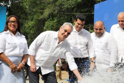 Abinader afirma gobierno ha multiplicado casi por cuatro inversión en sector agua