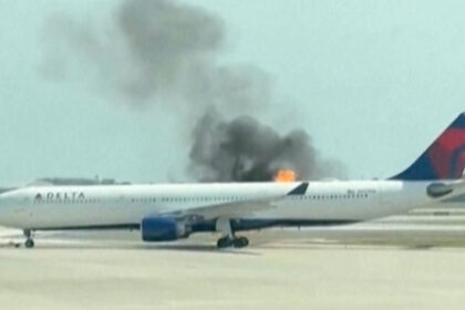 Fuera de SerieFuera de Serie : Evacúan a casi 300 pasajeros de un vuelo de Delta Air Lines al incendiarse un motor (VIDEO)