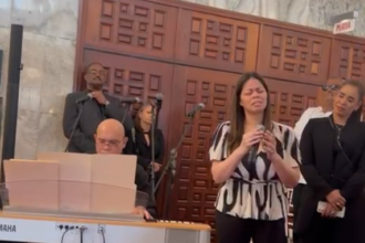 ¡Un canto para el alma! Hija de Rubby Pérez lo honra en su funeral con emotivas interpretaciones