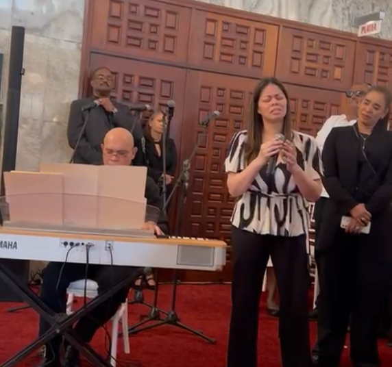 ¡Un canto para el alma! Hija de Rubby Pérez lo honra en su funeral con emotivas interpretaciones