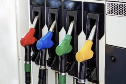 Precios de los combustibles esenciales se mantendrán y el resto subirá
