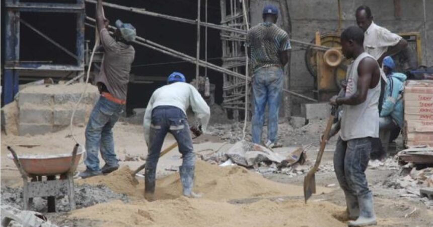 Gobierno se propone “dominicanizar” el trabajo pesado que realizan los haitianos