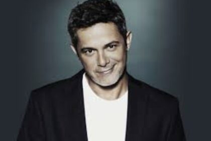 Alejandro Sanz tras asistir al funeral de amigos en RD por desplome del Jet Set: “Me partió el alma”