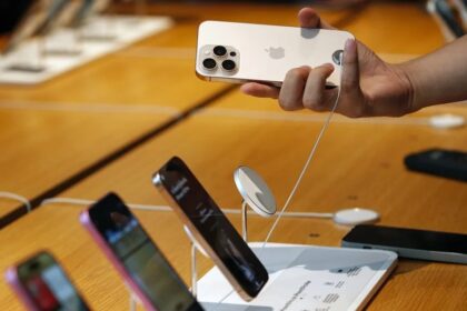 Trump exime a los ‘smartphones’ y los monitores de ordenador de sus «aranceles recíprocos»