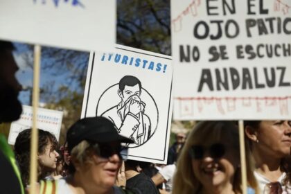 Miles de personas se manifiestan en España contra la carestía y la escasez de vivienda