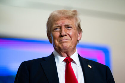 Trump felicita al primer papa estadounidense