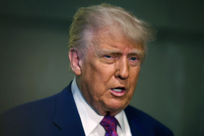 Trump sube sus amenazas a la UE: "Ya es hora de que juguemos al juego como yo sé jugarlo"