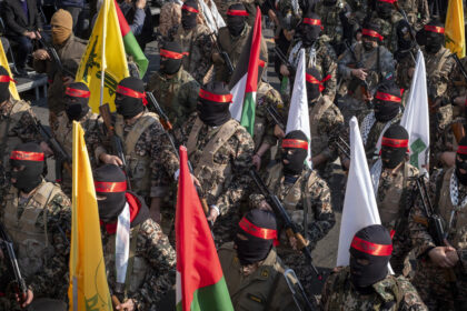 Qué es la Guardia Revolucionaria iraní, el cuerpo de élite enemigo jurado de Israel
