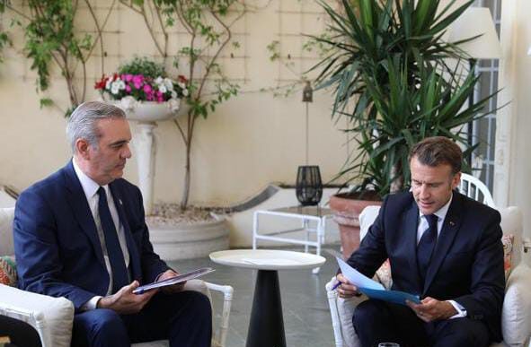 Macron ofrece financiar el 85 % del tren metropolitano y planes de transporte en RD