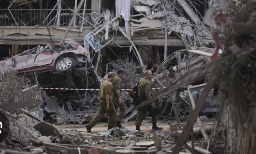 Irán ejecuta represalia con contundentes bombardeos sobre Israel tras ataques de EE.UU. (VIDEOS)