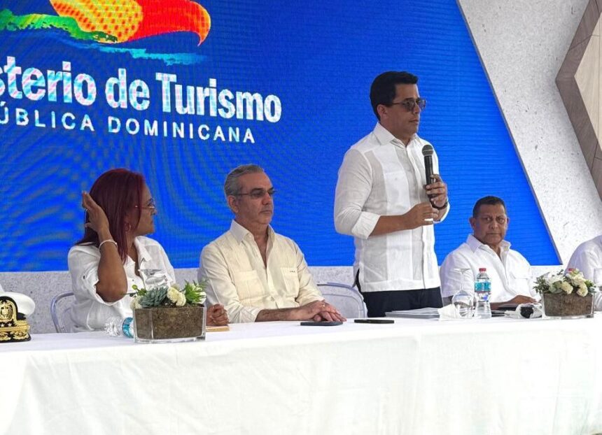 Ministerio de Turismo inaugura Malecón de Samaná a un costo de RD$600 millones