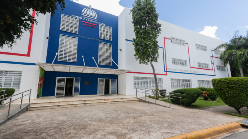 Gobierno anuncia inversión de RD 800 millones para construir 30 multiusos en GSD