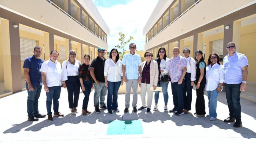 En jornada “El Gobierno en las Provincias”, ministro de Trabajo reitera voluntad del presidente de concluir las obras en Hermanas Mirabal