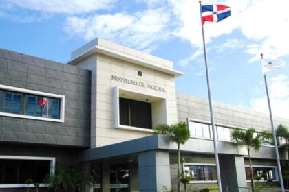Abinader designa equipo del nuevo Ministerio de Hacienda y Economía