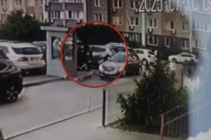 FUERTE VIDEO: Asesinan a balazos a un coronel ucraniano en Kiev a plena luz del día