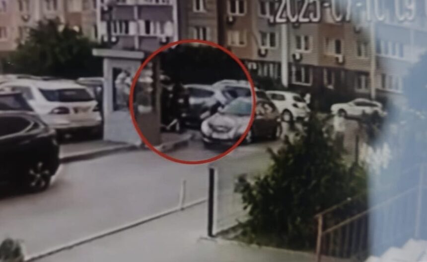 FUERTE VIDEO: Asesinan a balazos a un coronel ucraniano en Kiev a plena luz del día