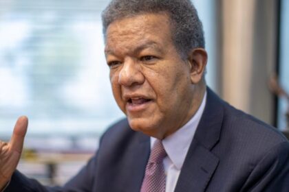 Leonel Fernández arremete contra el PRM: “Ha retrocedido al país al siglo XIX”