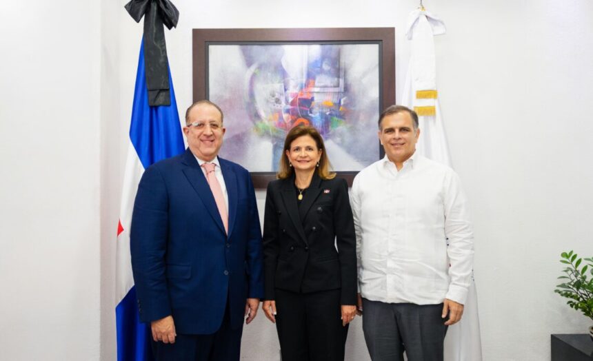 Vicepresidenta Raquel Peña juramenta a Magín Díaz como ministro de Hacienda