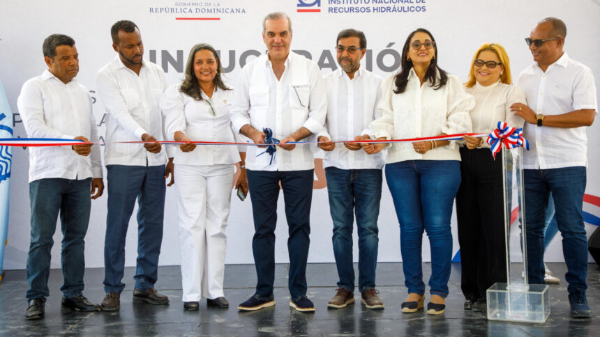 Abinader inaugura obras hidráulicas claves para proteger comunidades y fortalecer producción agrícola en Azua