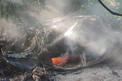 Hallan tres cadáveres calcinados dentro de una yipeta en Cotuí