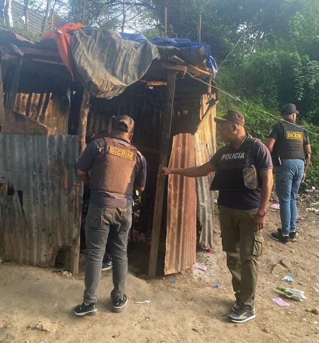 La Policía confisca drogas, dinero y cigarrillos en Santiago; apresa 3 hombres