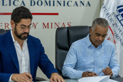 Gobierno firma contrato con consorcio Global Min para explorar petróleo y gas con enfoque sostenible y marco legal moderno