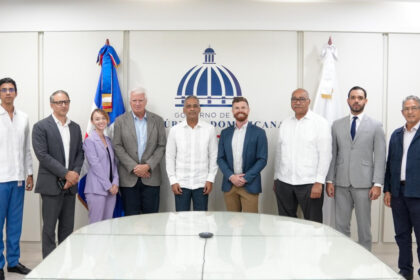 Delegación de EE. UU. observa el desarrollo del país en tierras raras