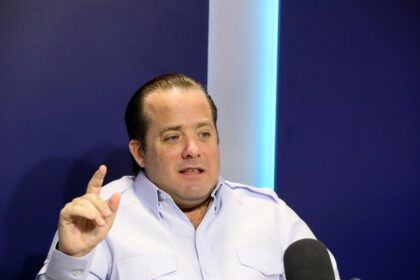 Paliza pide a dirigentes del PRM con aspiraciones presidenciales fijar “día y hora” de su renuncia
