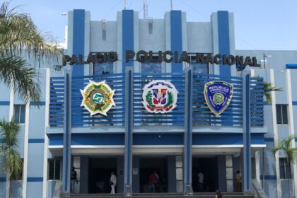 Tras horas de tensión, jóvenes atrincherados se rinden y entregan arma