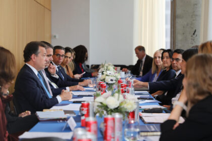 Ministro Ito Bisonó representa al presidente Abinader en importante encuentro con líderes globales en Nueva York