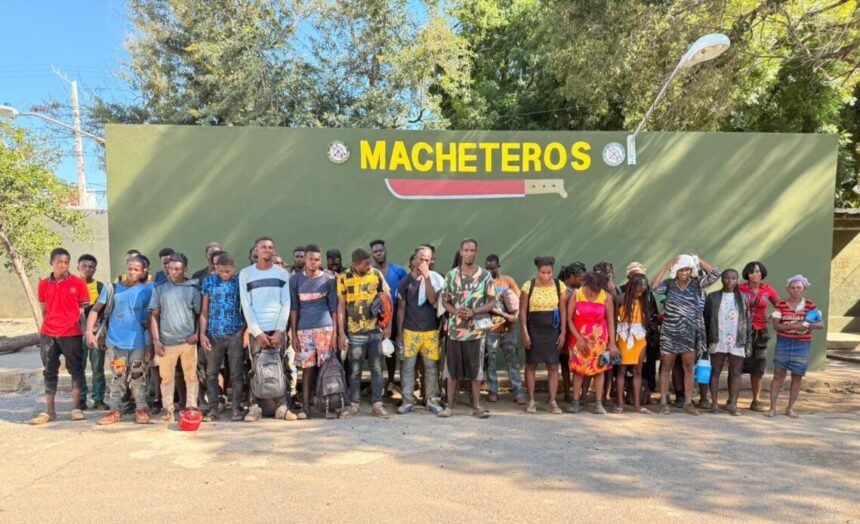 Ejército detiene a 42 haitianos en condición irregular durante operativo en Mao, Valverde
