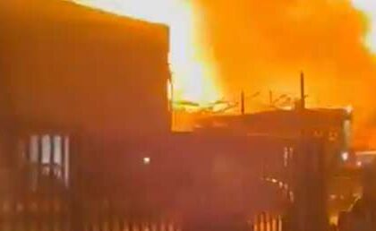 MOMENTO ESCALOFRIANTE: Onda expansiva tumba a un hombre que grababa la apocalíptica explosión en Argentina