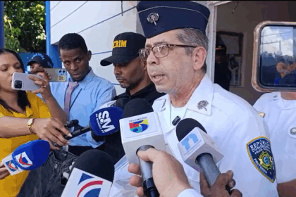 PN presenta ropa que vestía hombre que confesó doble crimen en Brisas del Este