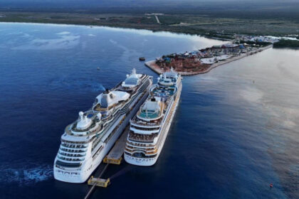 Presidente Abinader celebra llegada histórica de dos cruceros con 4,679 pasajeros a Pedernales