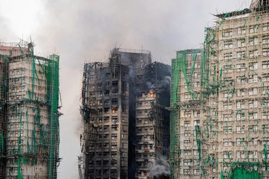 Fuera de Serie: Ascienden a 55 los muertos y 279 desaparecidos en el peor incendio de Hong Kong en 30 años, ya «bajo control total»