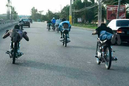 Agentes PN frustran carrera en motor donde se apostarían RD$200 mil en Bonao