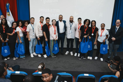 Estudiantes del ITLA ganan 300,000 pesos, equipos tecnológicos y certificaciones en el cierre del “Desafine Creativo 2025”