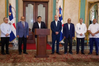 Abinader juramenta comisión de veeduría supervisará obras deportivas financiadas con fondos recuperados de corrupción