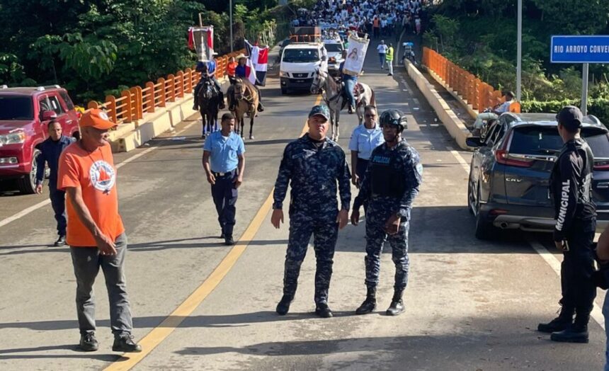 PN refuerza seguridad durante celebración del Día de la Virgen de la Altagracia