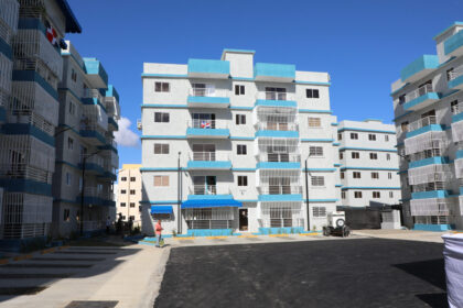 Presidente Abinader entrega 200 apartamentos del Residencial Lolita II y transforma la vida de más de 700 personas en Hato Nuevo