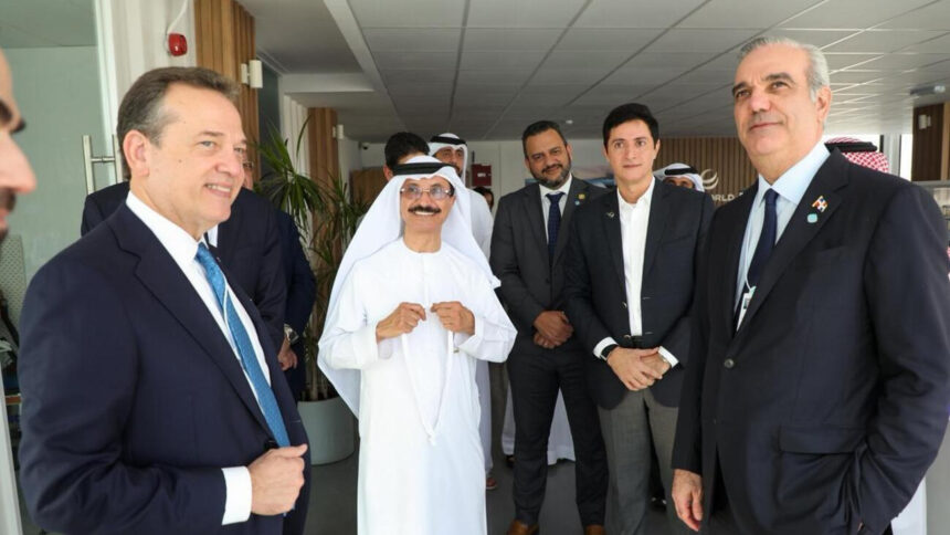 Presidente Abinader se reúne con el líder global de DP World para consolidar a la República Dominicana como centro logístico y de inversión regional