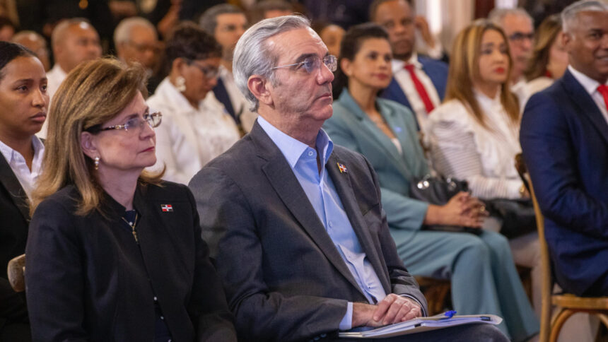 Presidente Abinader encabeza presentación de avances en salud mental a nivel nacional y se expande línea de servicio 811 de salud mental, gratuita y confidencial