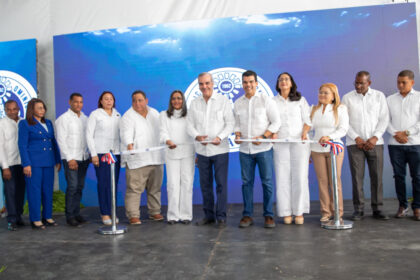 Presidente Abinader inaugura ampliación del acueducto de Azua y otras obras de agua potable que impactarán a más de 100,000 personas