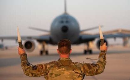 IMÁGENES SATELITALES captan decenas de aviones militares de EE.UU. que en Oriente Medio amenazan con atacar Irán