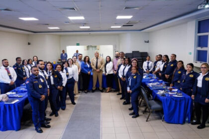 Inspectores de la DGM se capacitan para reconocer documentos falsos