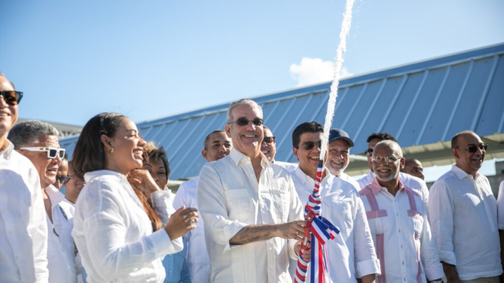 Presidente Luis Abinader entrega ampliación histórica del acueducto Barrera de Salinidad