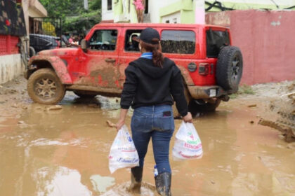 Gobierno asiste a familias afectadas por inundaciones en Puerto Plata, María Trinidad Sánchez, Espaillat y Samaná